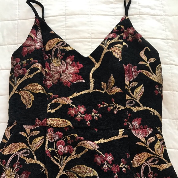 Spaghetti strap embroidered cocktail dress. - Picture 3 of 3